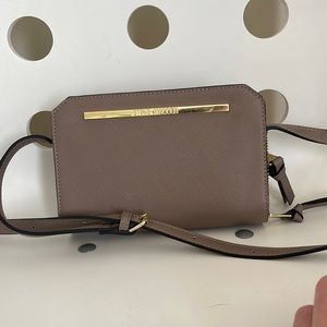 Steve Madden Cross body bag